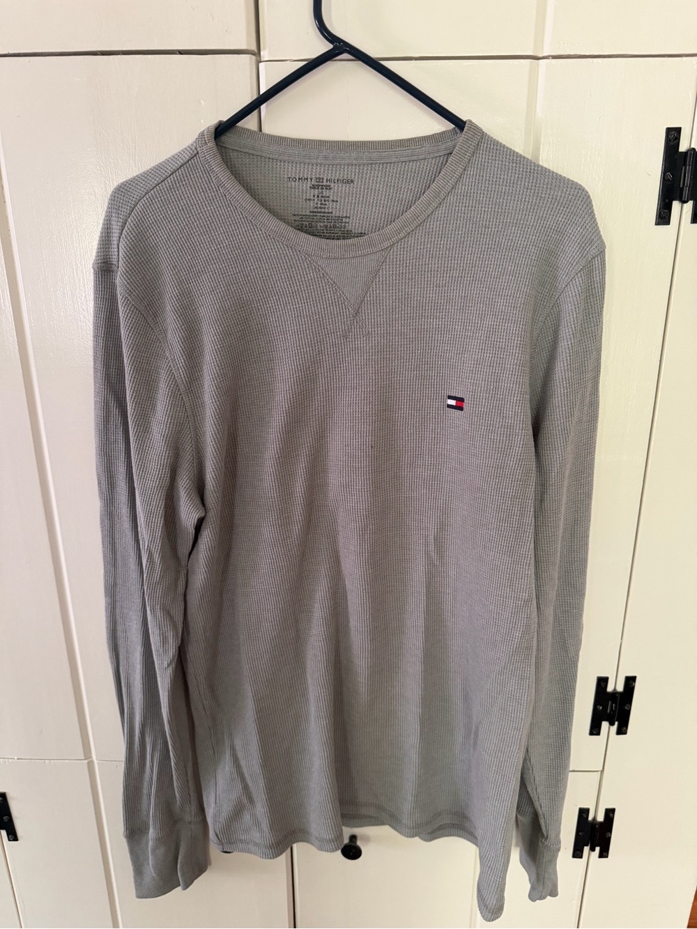 Tommy Hilfiger Men's Light Gray Waffle Knit Long Sleeve Shirt